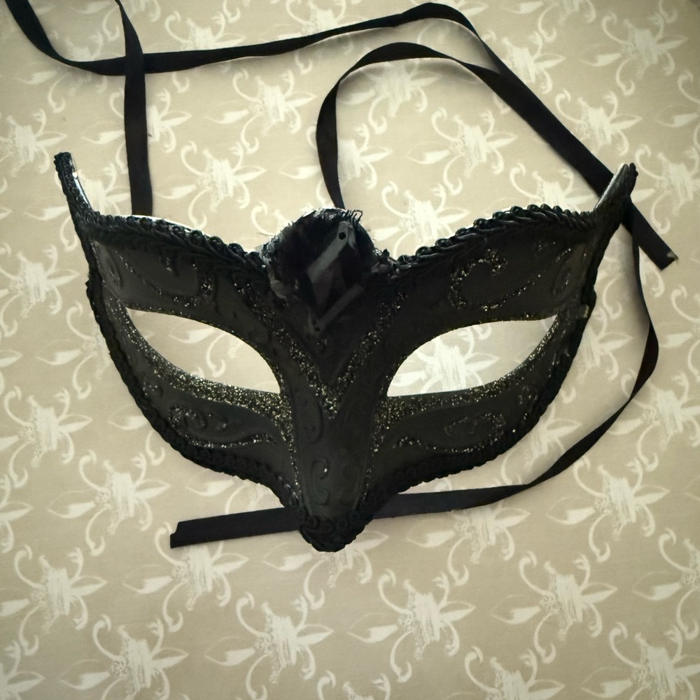 Elegant Black Masquerade Mask